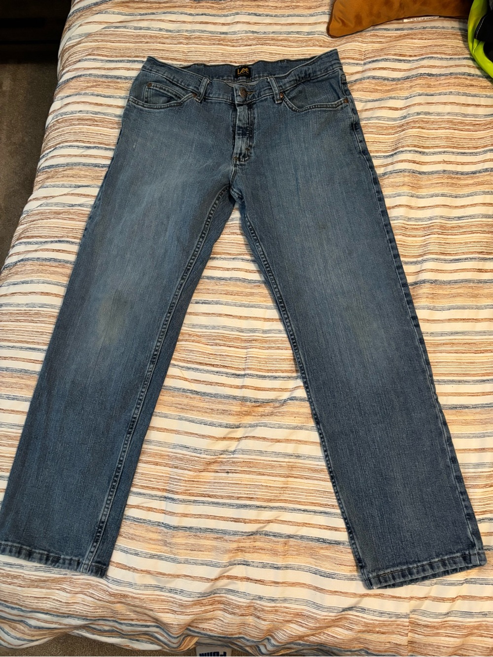 Lee Men's Medium Wash Straight Jeans